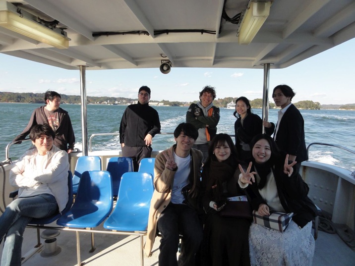 松島の遊覧船上